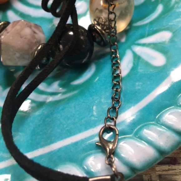 Beautiful NWOT English Necklace in Dusky Pink, Silver & Black - Picture 4 of 6